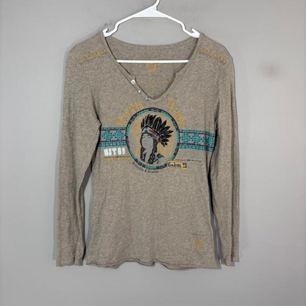 Double D Ranchwear T-Shirt Womens Small Beige Graphic Henley Long Sleeve Top
